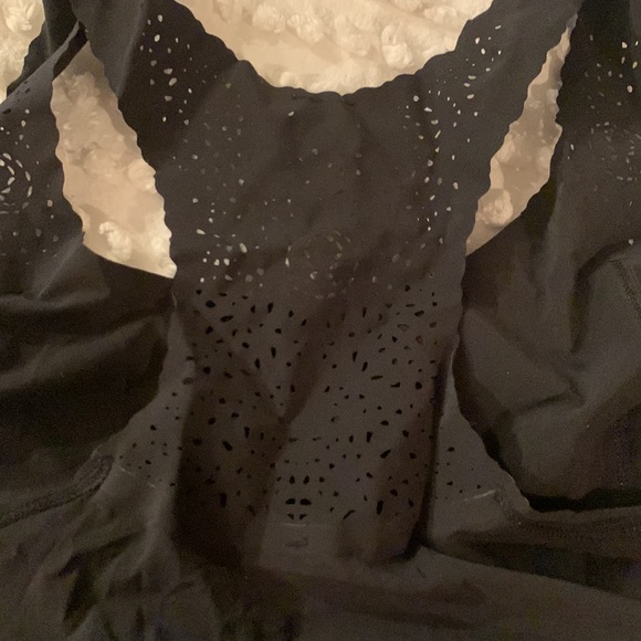 Lulu lemon black top - Picture 3 of 5